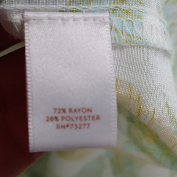 LAUREN CONRAD TROPICAL PULLOVER TOP (963) - Picture 5 of 13